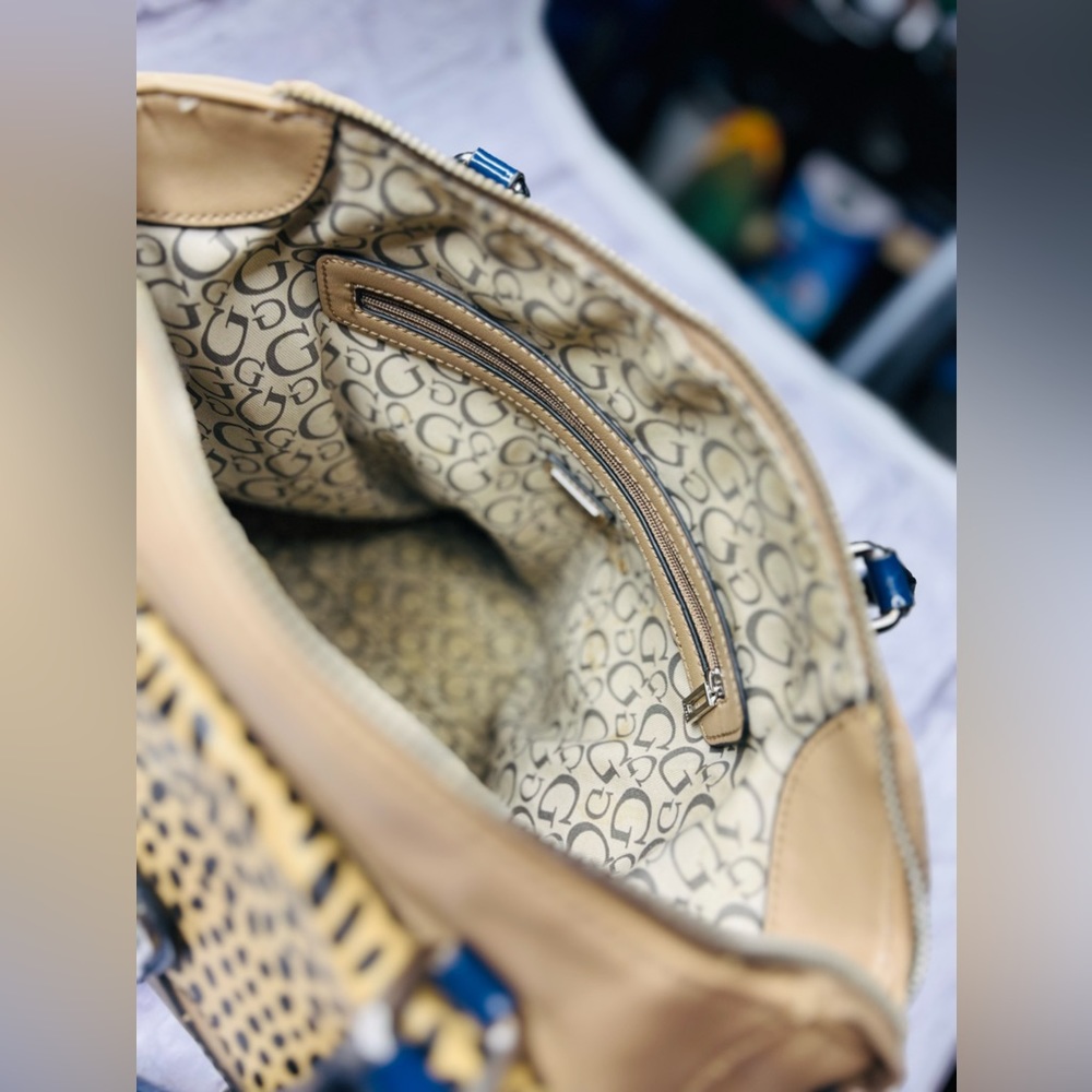 Guess Handbag - Picture 6 of 6
